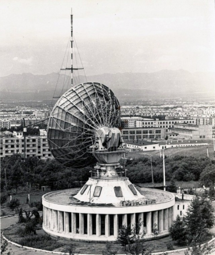 � �������