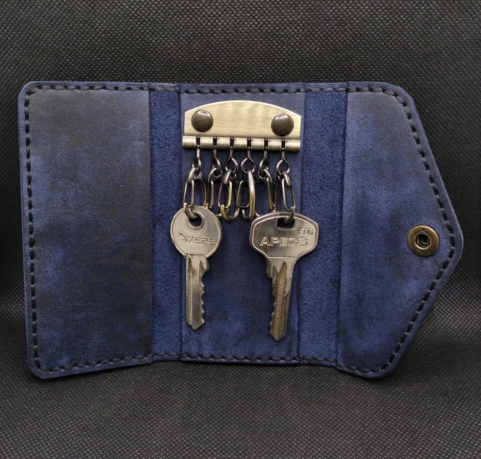 Разворот. Есть кармашек для заначки)