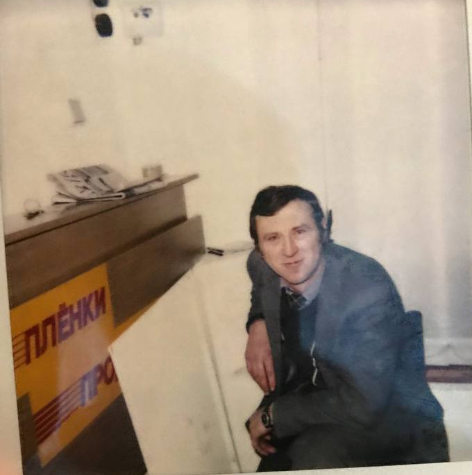 ��� ���.