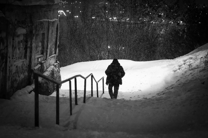 Ходишь, снимаешь, мерзнут руки, в кармане