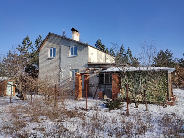 все одноэтажное безобразие правее дома, будем сносить подчистую