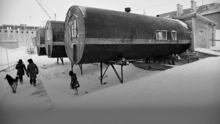 � �������