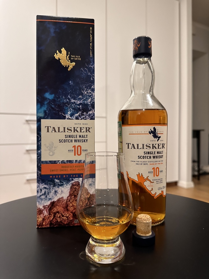 Дизайн коробки и бутылки классный, но старый был душевнее.