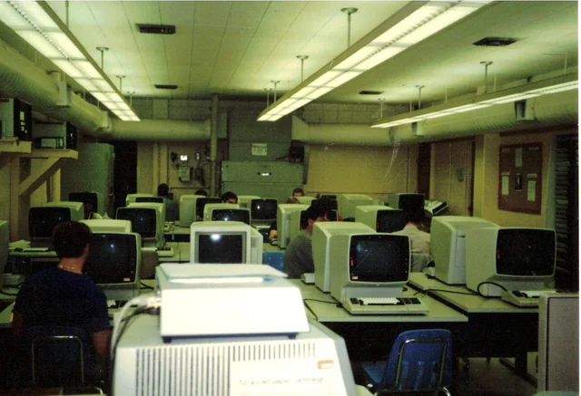 ������������ ����������� �� ������ ����� Middlebush Hall � ������������ �������-�������� (1988 ��� 1989 ���). � ���� ����������� ���� IBM PC, Mac � ��������� ����������. ����������� ���� ������� 24 ���� � �����