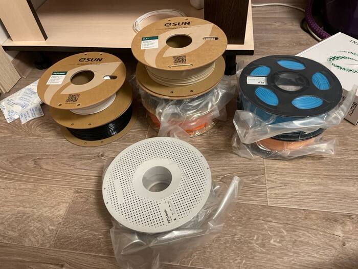 ��������� ��������� � �������� ��������� ��������. ������� ������, ����� esun � sanlu. ������ ��� ������� Petg ���� � ���� 4 ������� ��� ������� Skadis. 