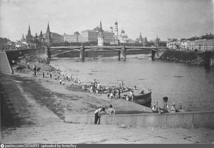 ������-���� � 1922 ����. ��� � ������� ������� ��������� �����. ����� ����� ��������� ����� ���������� ����. ����� � ������ ������ ���������. ����� ����: �.�. �������. � ����� <!--noindex--><a href="https://pikabu.ru/story/kak_vyiglyadela_moskvareka_do_togo_kak_postroili_kanal_moskvavolga_13725445?u=http%3A%2F%2Fwww.pastvu.com&t=www.pastvu.com&h=3a9dc09f3a362ad923b8078d477795b9581f7c33" title="http://www.pastvu.com" target="_blank" rel="nofollow noopener">www.pastvu.com</a><!--/noindex-->.