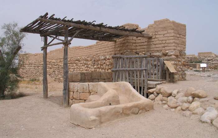 <!--noindex--><a href="https://pikabu.ru/story/chetyire_zagadki_drevnego_goroda_telbeyershevyi_v_pustyine_negev_13728596?u=http%3A%2F%2Fcommons.wikimedia.org&t=commons.wikimedia.org&h=1ed4ce9302f06835299f0a99e5048d4e7447b25a" title="http://commons.wikimedia.org" target="_blank" rel="nofollow noopener">commons.wikimedia.org</a><!--/noindex-->