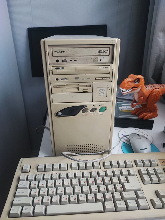 Вот такой "красавец", не бит не крашен не мыт :( . второй привод работает исключительно заглушкой.