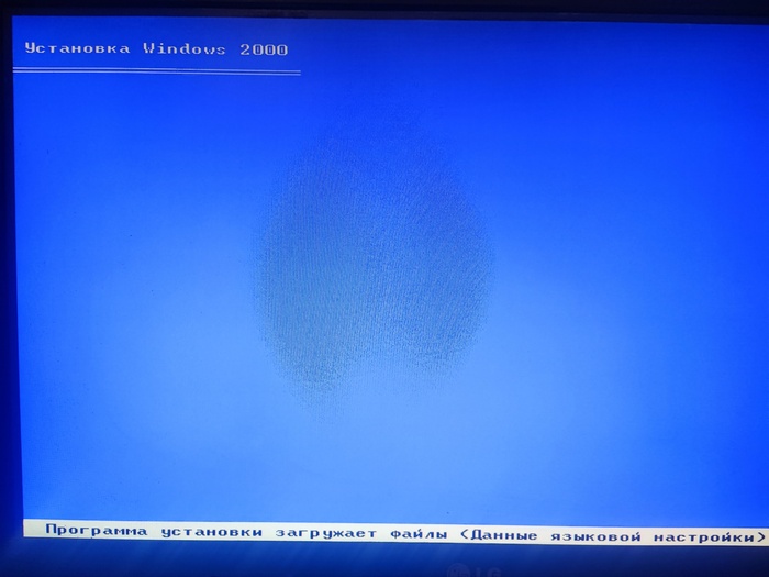 Ставим Windows 2000. Ветеран не ругается и спокойно ставится в минимальной конфигуре....а уже из нее запускаем заново процесс установки ХР, который успешно и проходит.