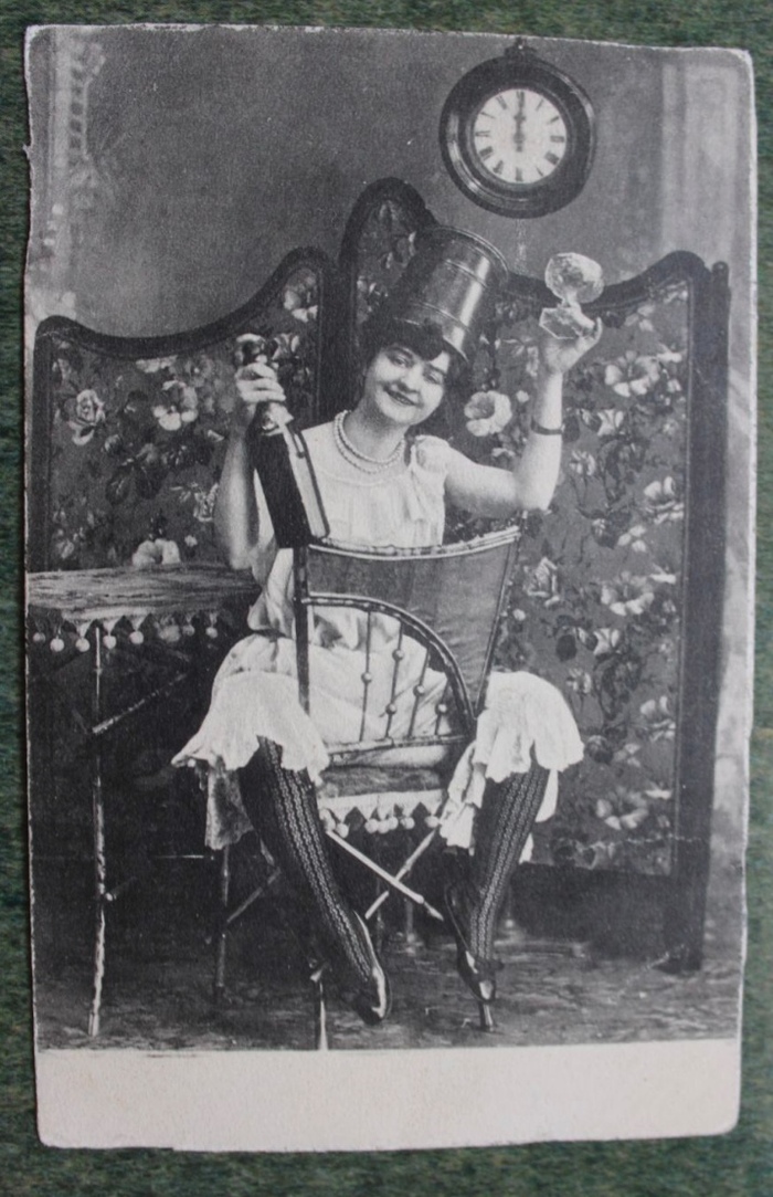 Девочки, скоро наш праздник! Готовимся!