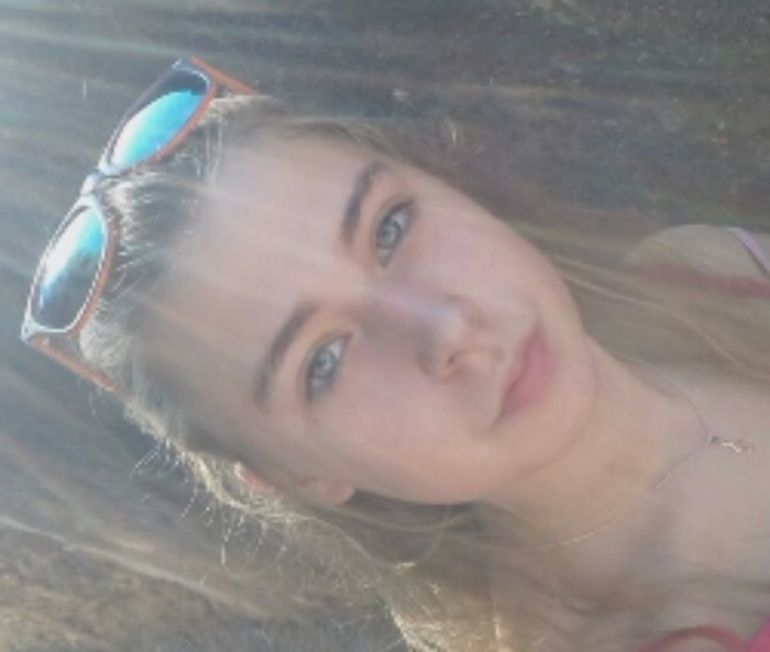 �����
