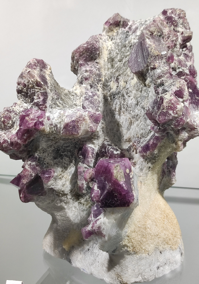 �������