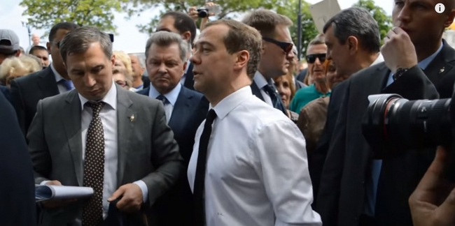 ����� �� ���� ������, �������, �� ������ / Good Luck, Have Fun, Don't Die / 2026�