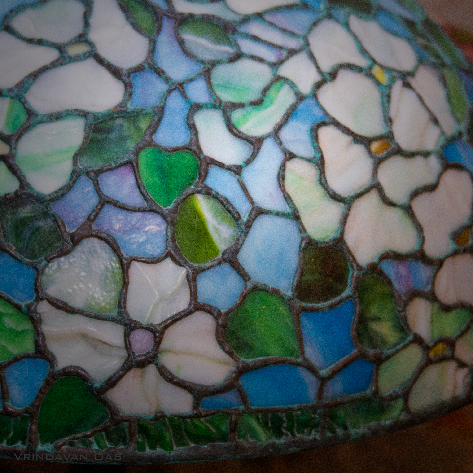 Репродукция лампы Tiffany Studios 16 Dogwood, первая законченная работа в 2026 - Моё, Декор, Витраж Тиффани, Творчество, Рукоделие без процесса, Настольная лампа, Витраж, Длиннопост