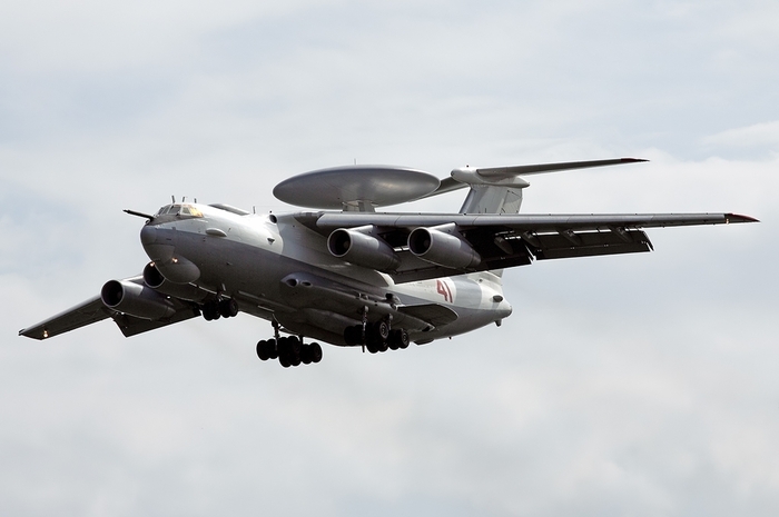Самолёт ДРЛОиУ А-50. Изображение <!--noindex--><a href="https://pikabu.ru/story/samolyot_otrs_operativnotakticheskiy_retranslyator_svyazi_dlya_voysk_bespilotnyikh_sistem_i_ne_tolko_13806331?u=http%3A%2F%2Frussianplanes.net%2Fid51728&t=russianplanes.net%2Fid51728&h=bb7c47ce5420a9263aba265e0a67a2900aca010e" title="http://russianplanes.net/id51728" target="_blank" rel="nofollow noopener">russianplanes.net/id51728</a><!--/noindex--> / Максим Максимов