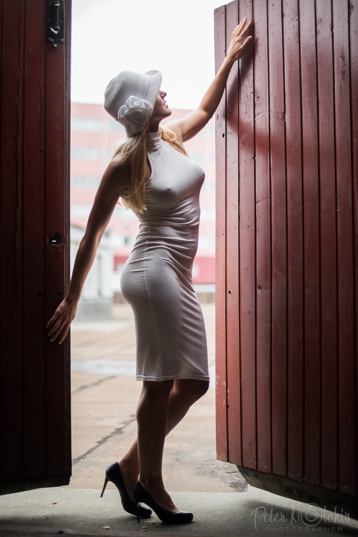 ������ "��������..." (18+) - �� ���� �������������