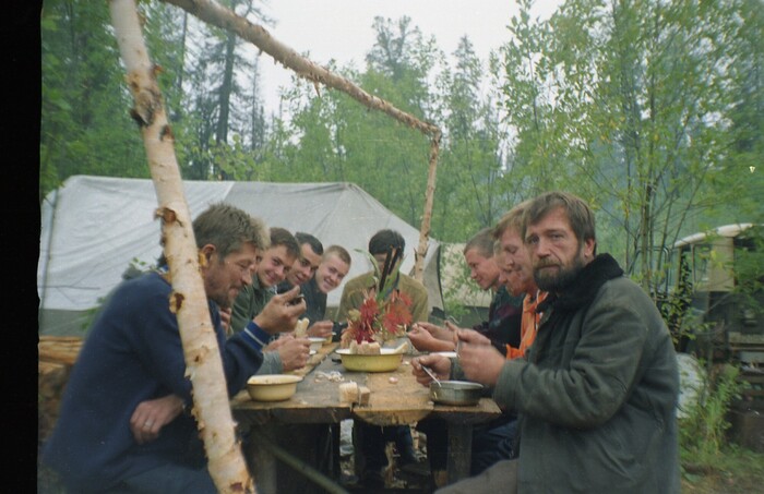 Обед в лагере.