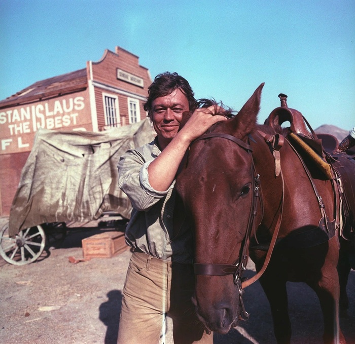Николай Караченцов. На съёмках "Человек с бульвара Капуцинов"