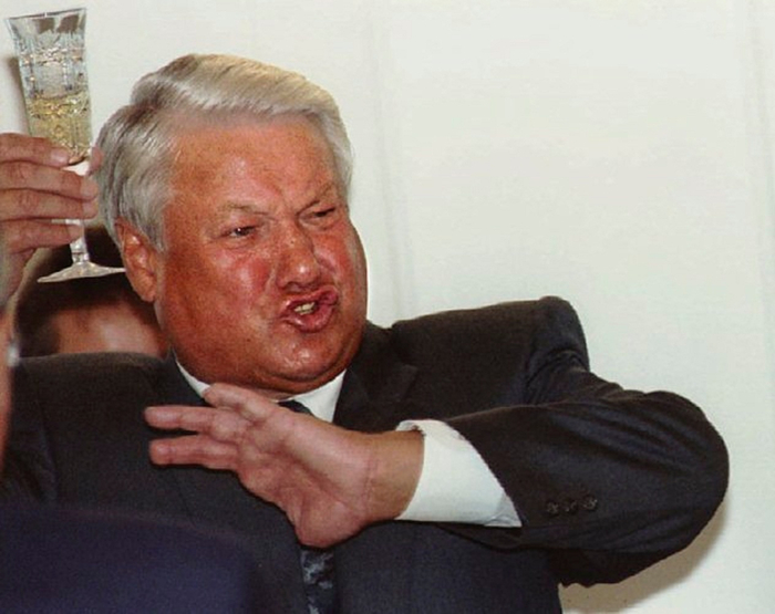Ровно 19 лет назад, 23.IV.07, ушёл из жизни первый президент России - Борис Ельцин. Чем вам запомнилась его эпоха?