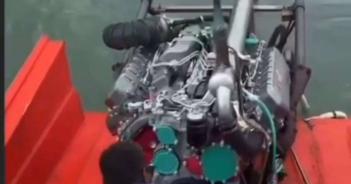 A powerful boat engine, a homemade one comes to the rescue - Rutube, Vertical video, Engine, Video
