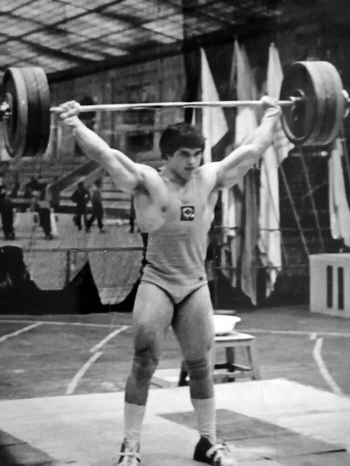 �. ������� � 162,5 ��. 1982 �. ������ �������