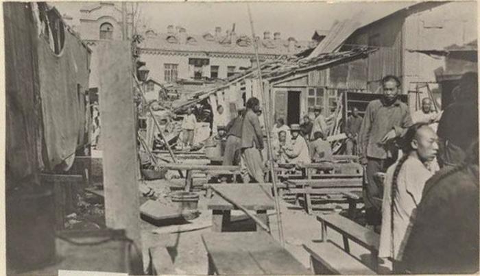 ��������� ��������, 1908�1910 ���� (<!--noindex--><a href="https://pikabu.ru/story/nosili_mebel_na_spine_i_razezzhali_po_gorodu_na_konyakh__rassmatrivaem_vekovyie_foto_zhiteley_vladivostoka_13927253?u=http%3A%2F%2Fpastvu.com&t=pastvu.com&h=44ec87a553be7941f5f3d0340aab231e0bb40a9c" title="http://pastvu.com" target="_blank" rel="nofollow noopener">pastvu.com</a><!--/noindex-->)