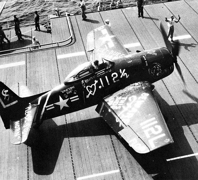 12. �� ����� ������, F8F Bearcat! (<a href="https://pikabu.ru/story/v_zhizni_kazhdogo_cheloveka_byivayut_momentyi_kogda_prizemlilsya_ne_na_tu_palubu_13939007?u=https%3A%2F%2Fcommons.wikimedia.org%2Fwiki%2FFile%3AGrumman_F8F-1_Bearcat_of_VF-7A_aboard_USS_Leyte_%28CV-32%29%2C_in_1947.jpg&t=%D0%98%D1%81%D1%82%D0%BE%D1%87%D0%BD%D0%B8%D0%BA&h=3386b95c381fd3a756652284e9503c115555b2ff" title="https://commons.wikimedia.org/wiki/File:Grumman_F8F-1_Bearcat_of_VF-7A_aboard_USS_Leyte_(CV-32),_in_..." target="_blank" rel="nofollow noopener">��������</a>)