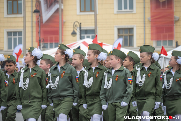 ����� ������ / <!--noindex--><a href="https://pikabu.ru/story/parad_pravnuki_pobedyi_proshel_vo_vladivostoke_13941707?u=http%3A%2F%2FVLADIVOSTOK1.RU&t=VLADIVOSTOK1.RU&h=65ff03fe28c7228e4127e83457e6f4a14f0430f6" title="http://VLADIVOSTOK1.RU" target="_blank" rel="nofollow noopener">VLADIVOSTOK1.RU</a><!--/noindex-->