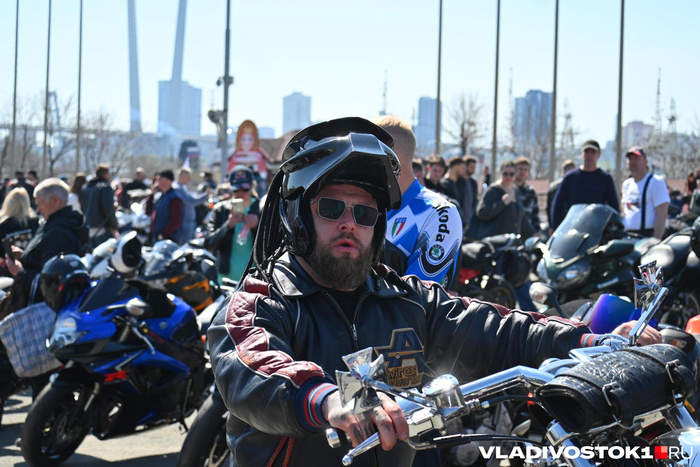 Елена Буйвол / <!--noindex--><a href="https://pikabu.ru/story/rev_motorov_vernulsya_v_gorod_baykeryi_yarko_i_shumno_otkryili_motosezon_vo_vladivostoke_13941719?u=http%3A%2F%2FVLADIVOSTOK1.RU&t=VLADIVOSTOK1.RU&h=65ff03fe28c7228e4127e83457e6f4a14f0430f6" title="http://VLADIVOSTOK1.RU" target="_blank" rel="nofollow noopener">VLADIVOSTOK1.RU</a><!--/noindex-->