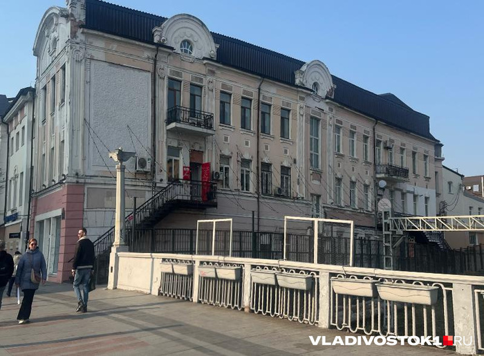 ����� ������ / <!--noindex--><a href="https://pikabu.ru/story/nuzhno_bolshe_pristroek_kak_izmenilsya_tsentr_vladivostoka_za_100_let_13942611?u=http%3A%2F%2FVLADIVOSTOK1.RU&t=VLADIVOSTOK1.RU&h=65ff03fe28c7228e4127e83457e6f4a14f0430f6" title="http://VLADIVOSTOK1.RU" target="_blank" rel="nofollow noopener">VLADIVOSTOK1.RU</a><!--/noindex-->