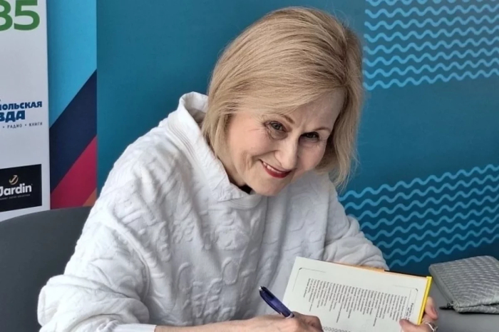 ����� ��������� / <!--noindex--><a href="https://pikabu.ru/story/otkroyte_bak_dontsova_priznalas_pochemu_ishchet_kuritsu_na_kukhnyakh_v_sizo_14005744?u=http%3A%2F%2Fspb.aif.ru&t=spb.aif.ru&h=e695ec330bf4c11cfba5429f2386dd76a61b2819" title="http://spb.aif.ru" target="_blank" rel="nofollow noopener">spb.aif.ru</a><!--/noindex-->