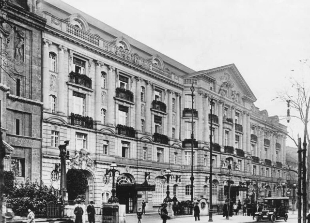 ����� Esplanade, 20-�.
