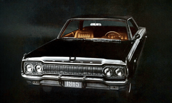 ���������� Chrysler ��������������� ��������� ���������� Pontiac Grand Prix, �������� � 1965 ���� ���������� � ���������� Dodge Monaco.