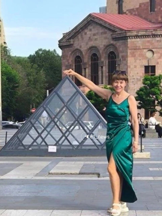 Елена много путешествовала Источник: читатель <!--noindex--><a href="https://pikabu.ru/story/odnoy_iz_pogibshikh_v_zhutkom_dtp_s_avtobusom_v_ekaterinburge_okazalas_chinovnitsa_iz_pravitelstva_14053747?u=http%3A%2F%2FE1.RU&t=E1.RU&h=d14cb2f4849bc246a517d6332b909846dc263a36" title="http://E1.RU" target="_blank" rel="nofollow noopener">E1.RU</a><!--/noindex-->