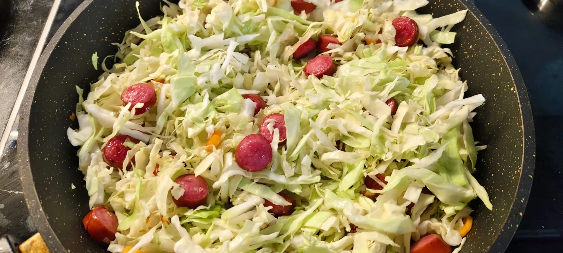 Stewed cabbage with smoked sausages! - Series Male Homemade
, My, Recipe, Men's cooking, Food, Vegetables, Cabbage, Sausage, Kitchen, Men, Preparation, Yummy, Dinner, Cooking for the lazy, Sauce, Greenery, The photo, Mobile photography, Longpost