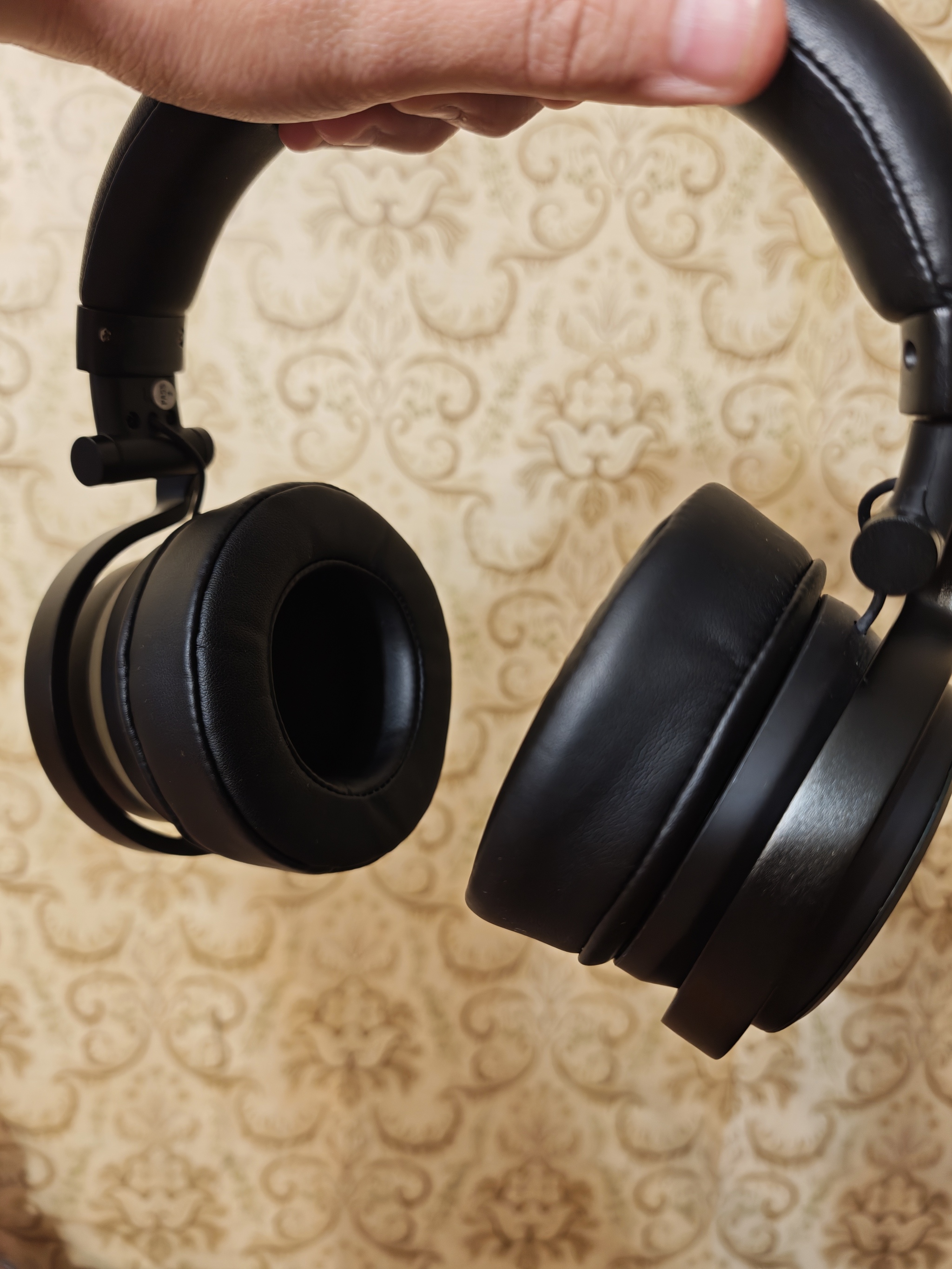 How I brought my favorite headphones back to life when new ear pads weren't available. - My, With your own hands, Wireless headphones, Repair of equipment, Life hack, Longpost