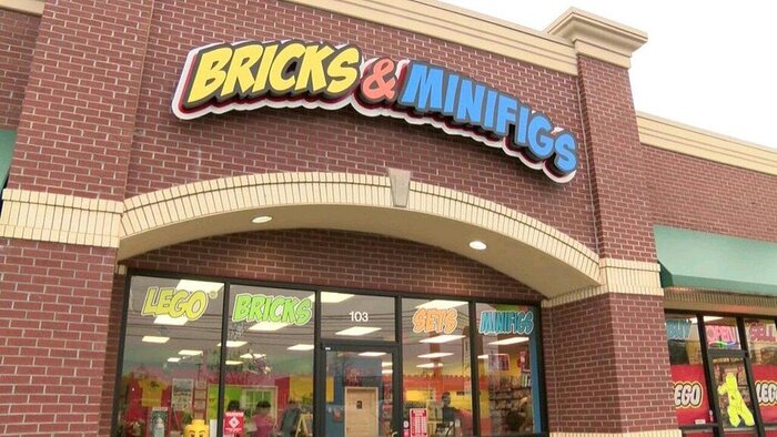 Добро пожаловать в Bricks & Minifigs. Сохраняйтесь почаще.