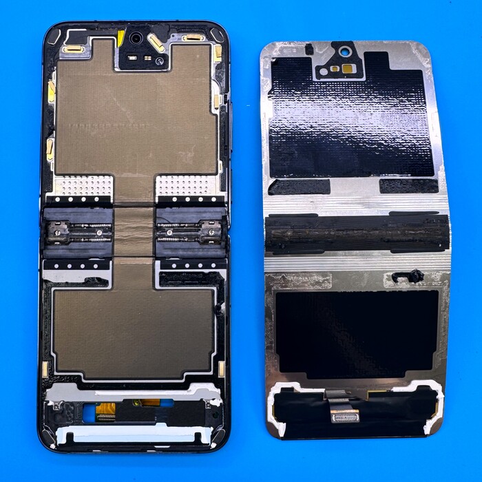 ���������� ������ ������� Xiaomi Mix Flip �� ������� � �� �������� �� ������������� ������