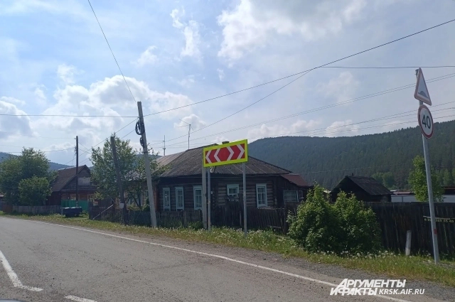������� �����. ����: <a href="https://pikabu.ru/story/opasno_korrespondentyi_aifru_uznali_detali_marshruta_usoltsevyikh_14104644?u=https%3A%2F%2Fkrsk.aif.ru%2F&t=krsk.aif.ru&h=07f9054803b1c08b960038183a0975edff2972f4" title="https://krsk.aif.ru/" target="_blank" rel="nofollow noopener">krsk.aif.ru</a>/ ������� �����������