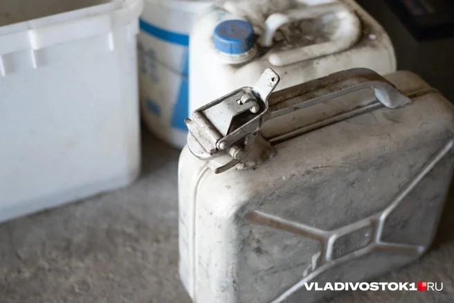 The Gasoline-Free Death Route: A driver showed how cars are driven from Vladivostok amid the fuel crisis. - My, Vladivostok, Primorsky Krai, Дальний Восток, Buryatia, Irkutsk, Auto, Petrol, Fuel, Deficit, A crisis, Transport, news, Video, Vertical video, Short videos, Longpost