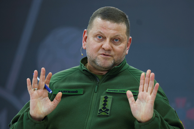 Валерий Залужный в должности главкома Фото: <a href="https://pikabu.ru/story/oligarkhi_kompromat_yad_zelenskiy_i_zaluzhnyiy_nachali_taynuyu_draku_za_vlast_14114103?u=http%3A%2F%2Fmediaexpress.reuters.com%2F&t=Reuters&h=99d9cc76aaf0e0669898caa8498bd7bc846ab43a" title="http://mediaexpress.reuters.com/" target="_blank" rel="nofollow noopener">Reuters</a>/ Valentyn Ogirenko