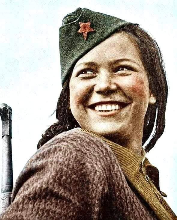 "Казарянка" - легендарная фотография Жоржа Скригина, сделанная зимой 1943–1944 г.