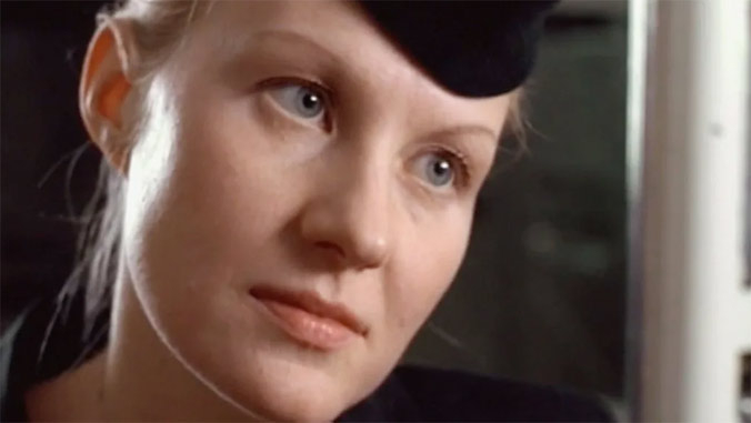"Небо. Самолёт. Девушка" (2002)