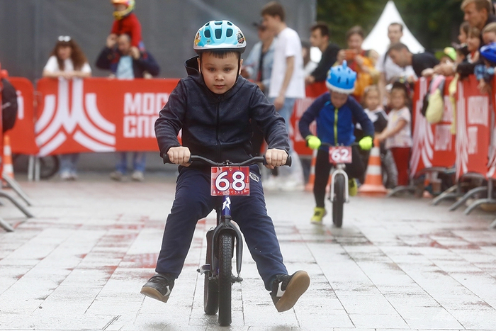 День Московского спорта в Лужниках. Фото: <a href="https://pikabu.ru/story/20_minut_v_planke_7letniy_moskvich_na_festivale_gto_stal_geroem_sotssetey_14136939?u=https%3A%2F%2Faif.ru%2F&t=%D0%90%D0%B8%D0%A4&h=f5982b8f2d6f8c417b8f18af99b707f0561b0035" title="https://aif.ru/" target="_blank" rel="nofollow noopener">АиФ</a>/ Игорь Харитонов