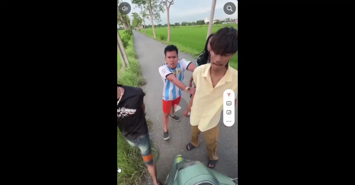 Response to the post Kompot's Adventures in India - Reddit, India, Teenagers, Conflict, Short videos, Repeat, Video, Reply to post