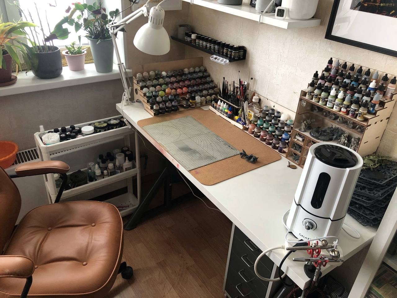 My Hobby Spot: How It All Began and How My Miniature Painting Table Has Changed - My, Workshop, Interior, Accessories, Painting miniatures, Miniature, Modeling, Warhammer 40k, Warhammer, Hobby, Stand modeling, Wh other, Board games, Wh miniatures, Painting, Diorama, Scale model, Longpost