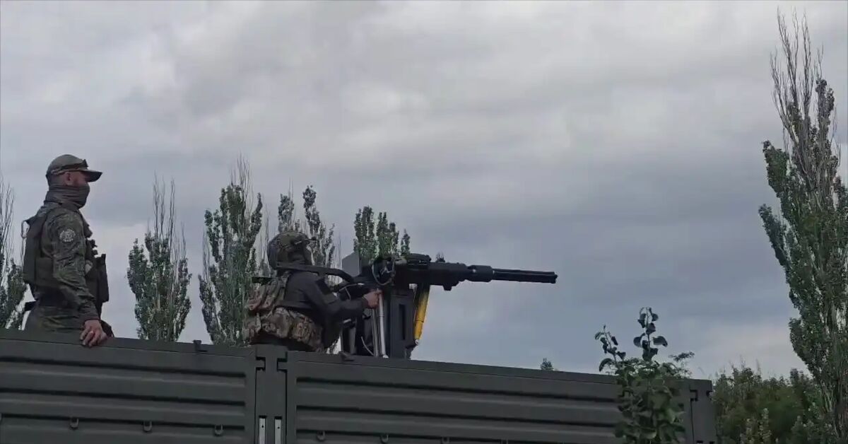 Carousel) Is everyone alive? - Shooting, Weapon, Machine gun, Fear, Military, Video, Short videos