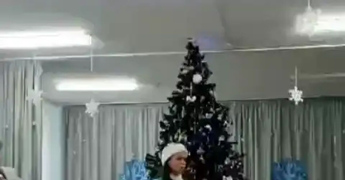 It seems Baba Yaga has problems. - Humor, Baba Yaga, Mat, Matinee, Children, Kindergarten, New Year, Video, Short videos