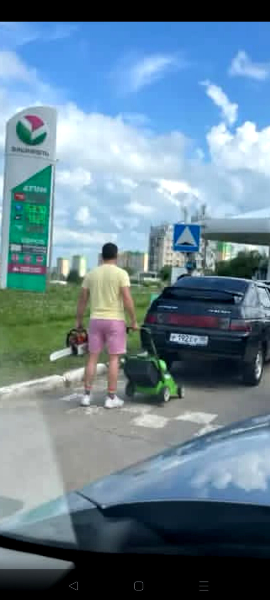 Maniacs have it tough too! - Petrol, Queue, Strange humor, Refueling, Longpost, Mobile photography, Hardened, Chainsaw, Lawn mower