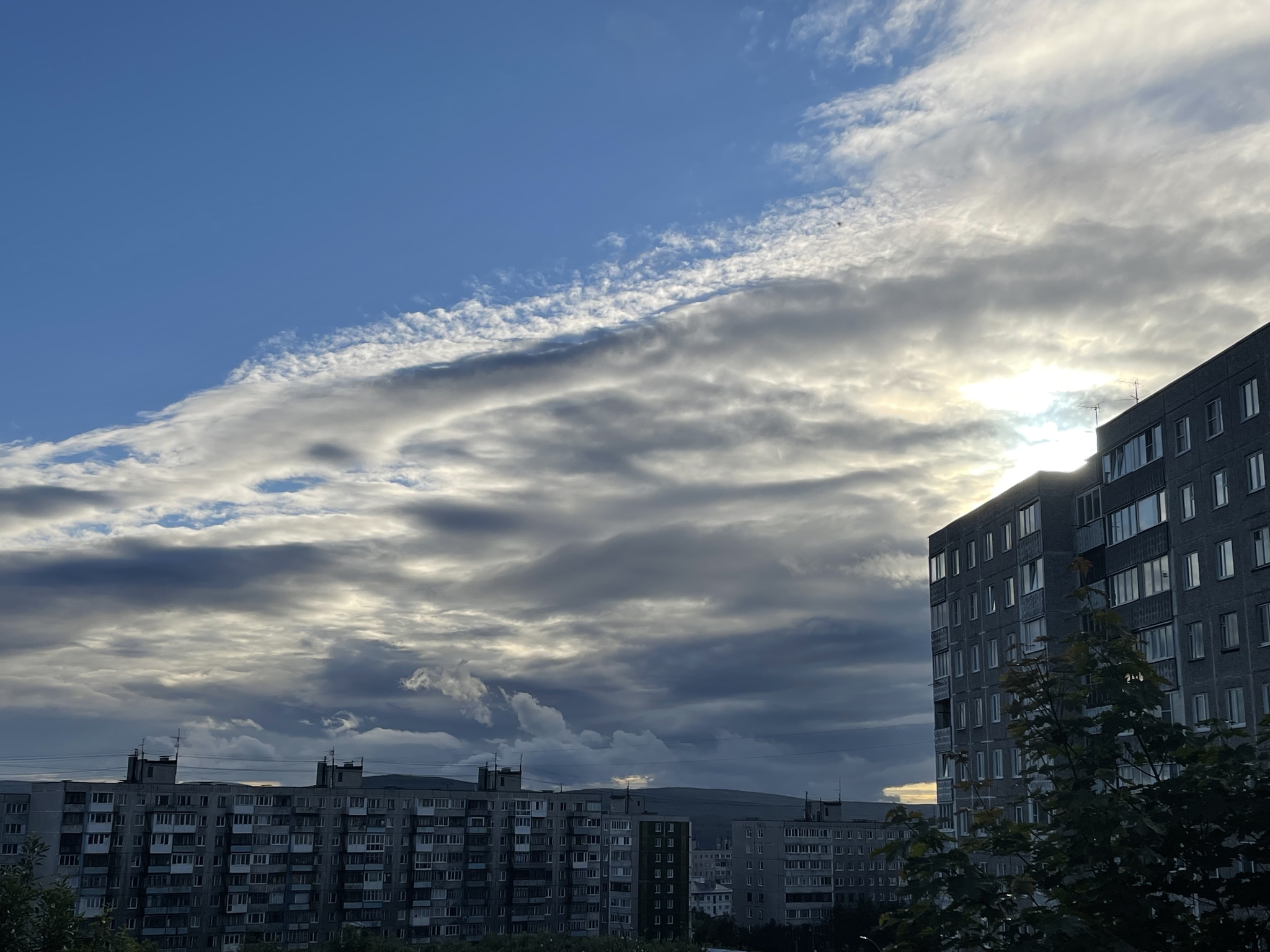 Murmansk. Atmosphere. Evening. July 17, 2027 - Murmansk, Atmosphere, Sky, Clouds, Arctic, Town, Evening, Summer, Longpost
